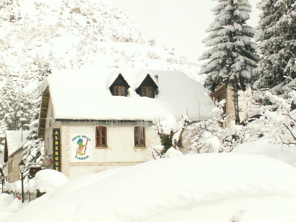 Albergue Pepito Grillo Canfranc Exterior photo